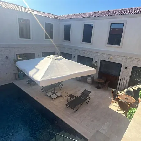 Ariel Alacati 3*
